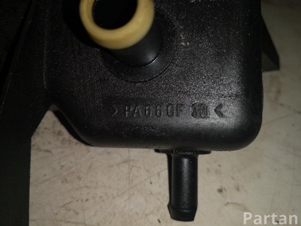 VOLVO V40 Estate (VW) 1999 Expansion Tank, power steering