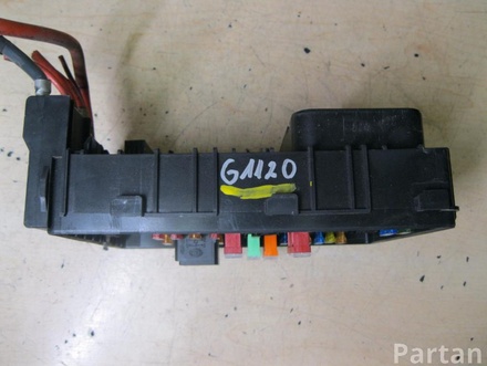 VW 1K0 937 125 D / 1K0937125D TIGUAN (5N_) 2010 Fuse Box