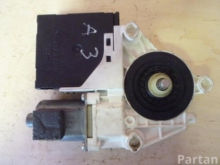 AUDI 8P0 959 802 H, S006-060-014-C / 8P0959802H, S006060014C A3 (8P1) 2007 Window lifter motor Right Front