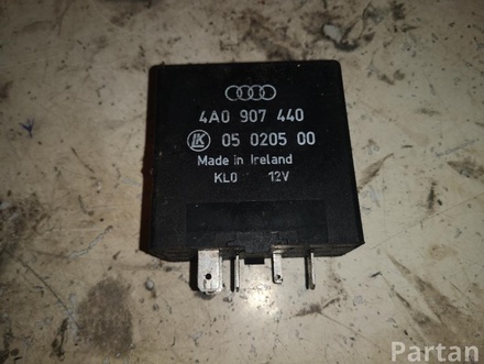 AUDI 4A0907440 A8 (4D2, 4D8) 2002 Relays