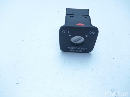 TOYOTA 158-2J94 / 1582J94 URBAN CRUISER (_P1_) 2009 Key switch for deactivating airbag