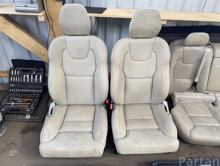 VOLVO Flood XC60 II (246) 2021 Set of seats Door trim panel Armrest 