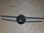 MERCEDES-BENZ A2058880260 ; A0008880060 / A2058880260, A0008880060 C-CLASS (W205) 2015 Grill