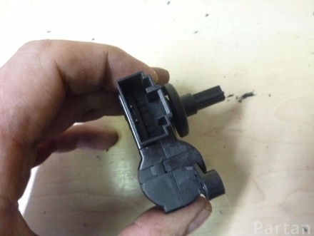 VW 5Q0 907 511 H / 5Q0907511H GOLF VII (5G1, BQ1, BE1, BE2) 2014 Adjustment motor for regulating flap