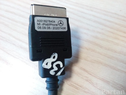 MERCEDES-BENZ A 001 827 84 04 / A0018278404 E-CLASS (W212) 2013 Câble de connexion